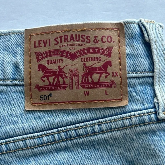 Levi’s 501 Light Wash High Waisted Button Fly Denim Jean Shorts Size 32 - Picture 4 of 7